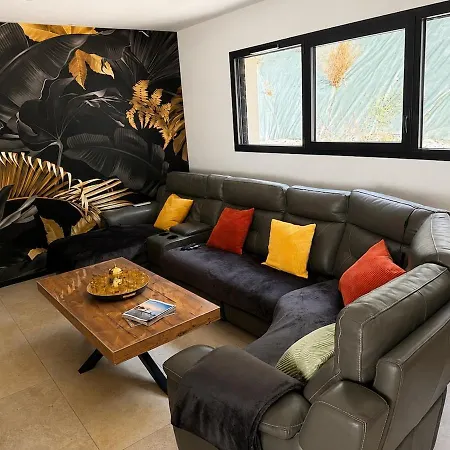فندق مبيت وإفطار L'escapade Caramanaise
