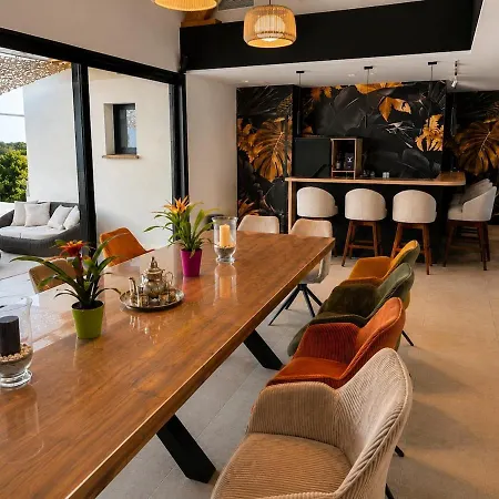 فندق مبيت وإفطار L'escapade Caramanaise